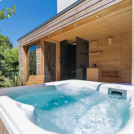 Holiday home Awesome In With Kitchen Fazana