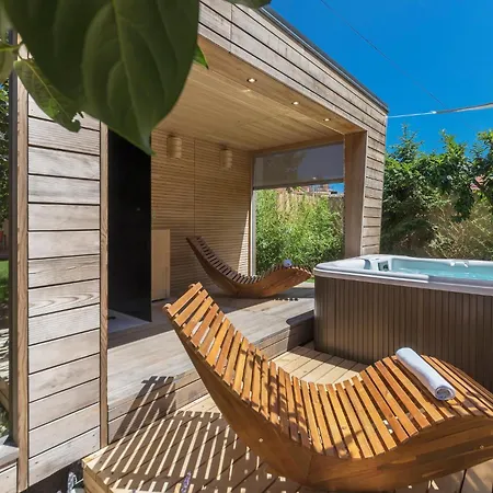 Awesome In With Kitchen Holiday home Fazana